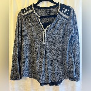2/$10 Lucky Brand peasant style top
